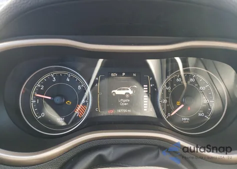 2014 Jeep Cherokee Latitude z USA, uszkodzony, nr VIN 1C4PJMCB5EW212140